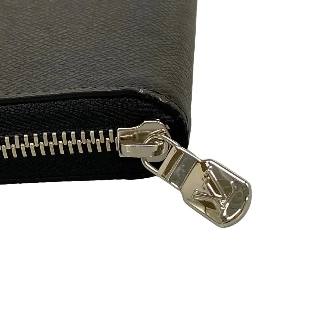Louis Vuitton Zippy Wallet Horizontal Taiga Long Wallet M31071